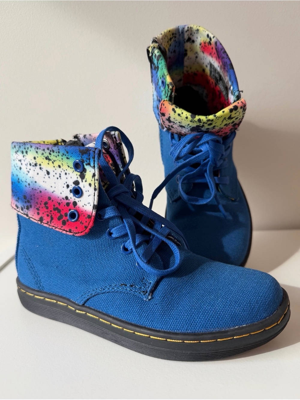 Dr. Martens Kids Blue Canvas Fold-Over Boots with Multicolor Splash 11